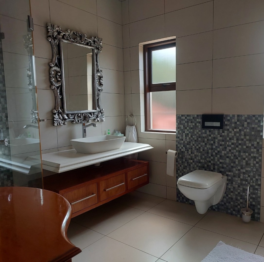 6 Bedroom Property for Sale in Birdwood Estate North West